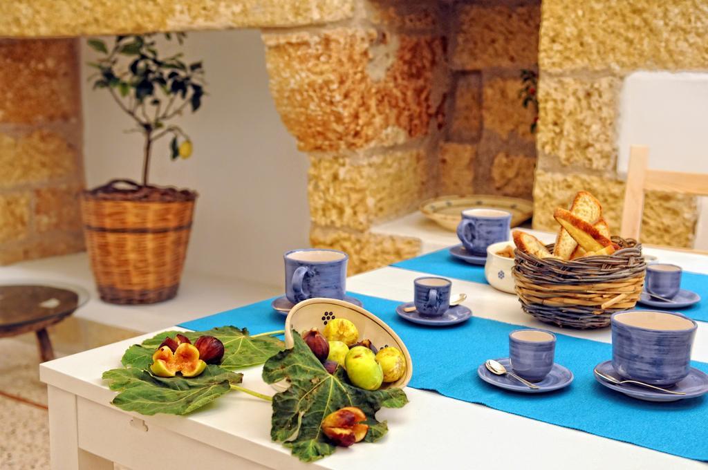 Holiday Home La Corte Dei Pirri غاليانو دل كابو الغرفة الصورة