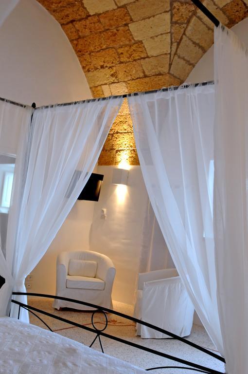 Holiday Home La Corte Dei Pirri غاليانو دل كابو الغرفة الصورة